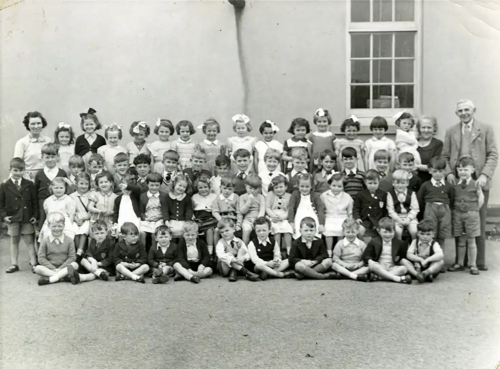 Ysgol Gynradd Gymraeg Aberdâr School Photo